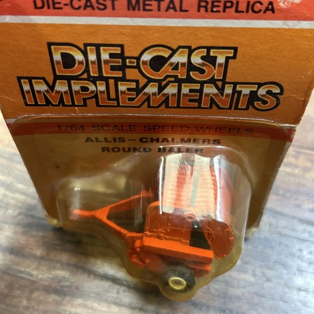 Ertl Die-Cast Implements 1/64 Scale Allis Chalmers Round Baler Vintage HTF 1980s